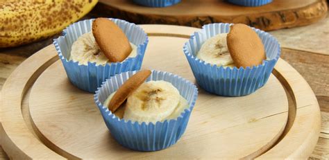 These Easy No Bake Mini Banana Cream Pies Will Satisfy Your Deepest