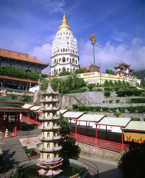 Kek Lok Si Temple Largest Buddhist License Image 70090165 Lookphotos