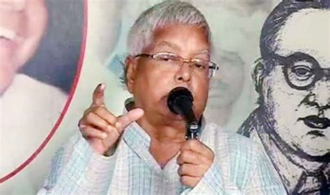 Lalu Prasad Yadav Flashes Victory Sign Says Mahagathbandhan Will Win