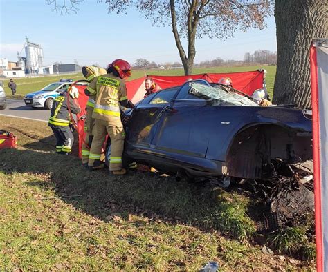 Tragiczny wypadek w Wielkopolsce Nie żyje młody kierowca Kalisz