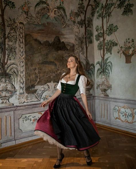 German Traditional Dress Lena Hoschek Dirndl Oktoberfest Outfit