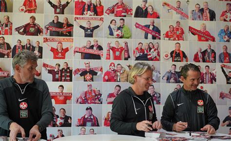 17 Autogrammstunde für FCK Fans mit Handicap FCK DE