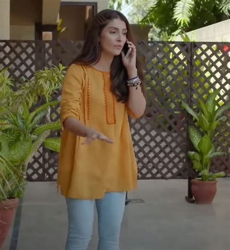 Ayeza Khan S Stunning Wardrobe In Chupke Chupke