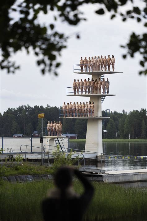 Kuopio 1000 nackte Finnen stellen sich für Spencer Tunick der Kamera