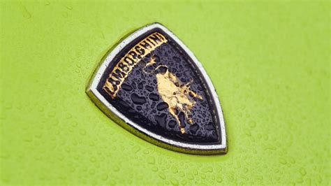 El Origen Y Significado De Los Logos De Ferrari Y Lamborghini Ferrari