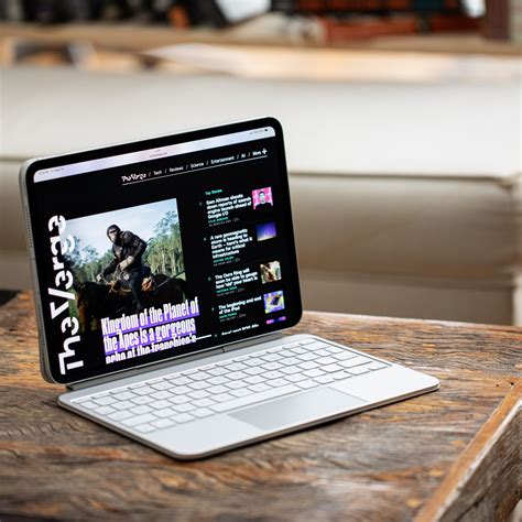 Trying macOS on the iPad for work: surprisingly good - The Verge