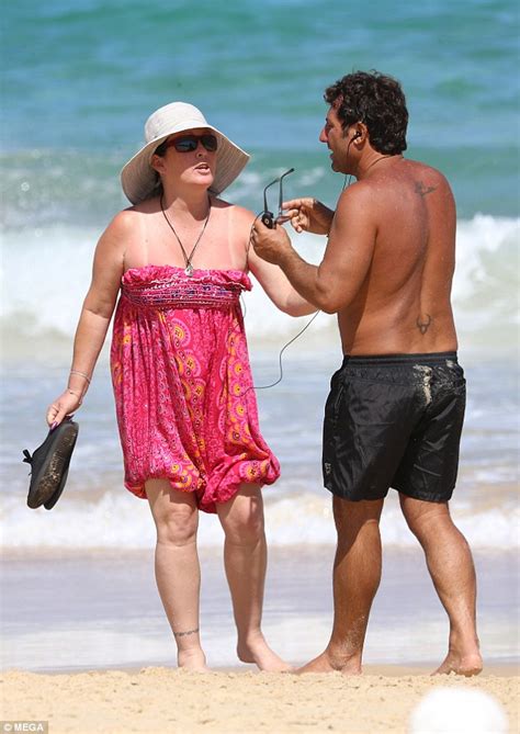 MAFS Nasser Sultan Flirts With Bikini Clad Women At Bondi Daily Mail Online