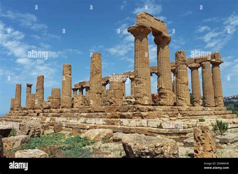 Sicile, la vallée des Temples à Agrigento Stock Photo - Alamy