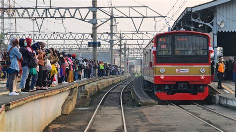 Pengguna Krl Meningkat Perjalanan Ka Ditambah Bumninc