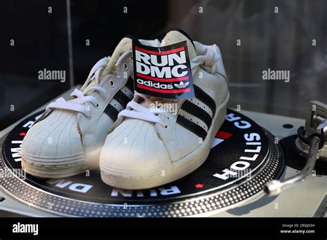 New York, USA. 09th Aug, 2023. View of the RUN DMC pop-up and art ...
