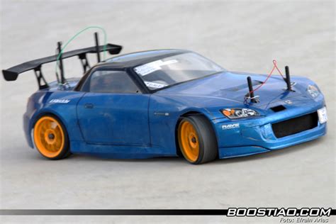 FOTOS>> DRIFTING EN AUTOS RADIO CONTROL (RC)! – BOOSTIAO.COM