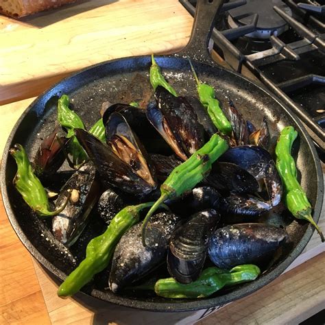 Recipe Pan Roasted Mussels With Shishito Peppers — Tastemakers