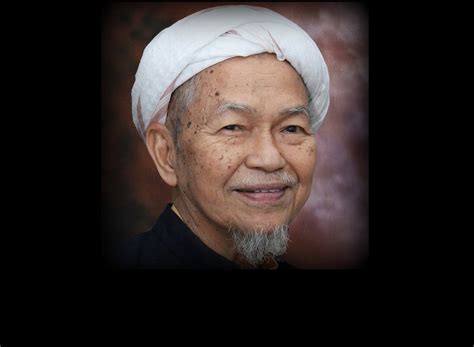 Kisah Almarhum Tuan Guru Nik Aziz Pernah Hendak Letak Jawatan Menteri