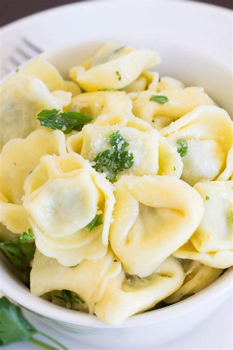 Garlic And Butter Tortellini Kathryn S Kitchen