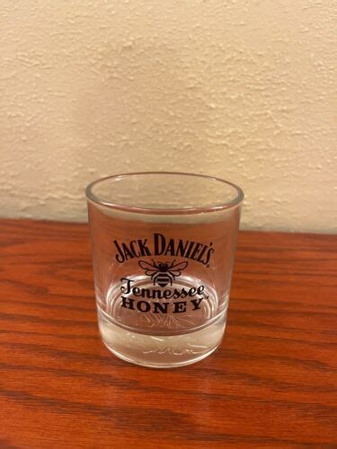 Jack Daniels Tennessee Honey Whiskey Drink Spirit Glass Honey Bee Etched Usa 3 5 Ebay