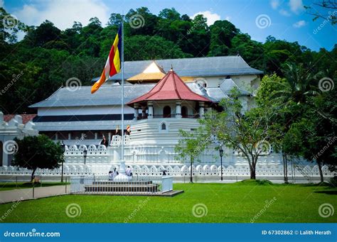 Sri Dalada Maligawa / The Temple Of The Sacred Tooth Relic Kandy Sri ...