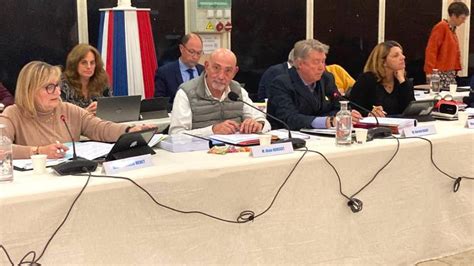 Un Conseil Municipal Daubagne Sous Haute Tension