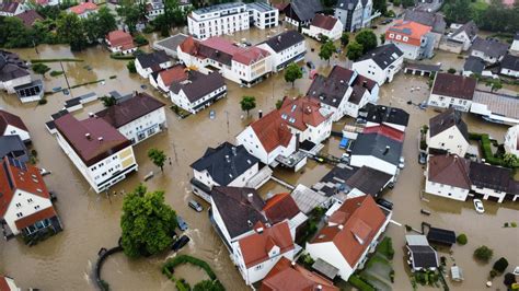 Dauerregen Hochwasserlage in mehreren süddeutschen Landkreisen spitzt