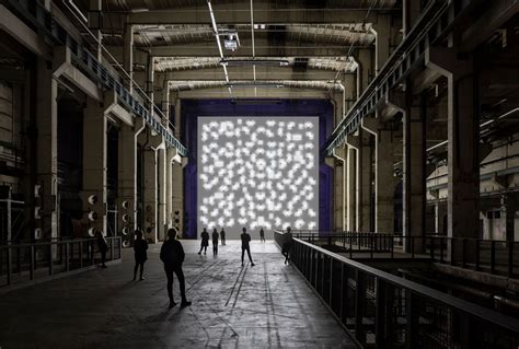 Robert Irwins Luminescence Shines In Berlin With Light And Space