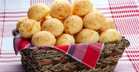 Pão de queijo tradicional feito em casa