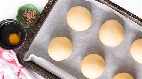 The Sheet Pan Tip For Perfectly Shaped Homemade Burger Buns