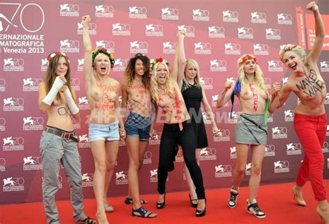 トップレス抗議「femen」の創設者は男性、内幕描いた映画 ベネチアで上映 写真20枚 ファッション ニュースならmode Press