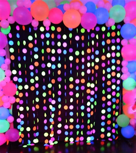 Glow In The Dark Balloons Diy : DIY Glow-in-the-dark Balloons | Led ...