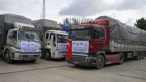 Uşak tan deprem bölgesine 163 bin 767 battaniye gönderildi Son Dakika