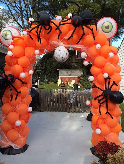 Last Minute Outdoor Halloween Decor Ideas That Are Frighteningly