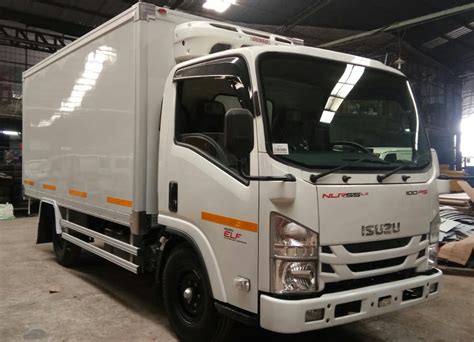 Mobil Box Isuzu Engkel Harga Spesifikasi Truk Box Roda