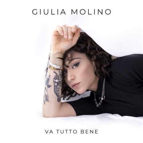 Giulia Molino Arriva A Sorpresa In Digitale Il Nuovo Brano Camice