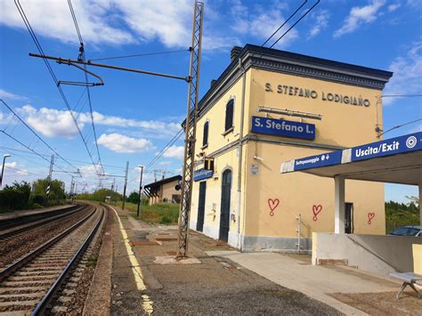 Santo Stefano Lodigiano Station Santo Stefano Lodigiano