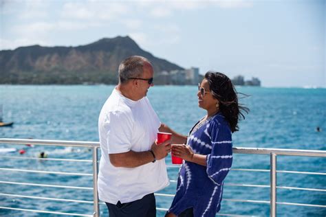 Oahu Friday Night Fireworks Sail From Hilton Hawaiian Pier