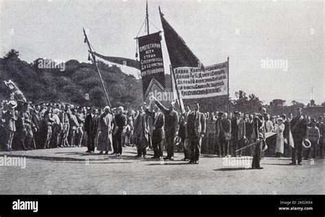 workers demonstration in Petrograd, Russia, June, 1917 Stock Photo - Alamy