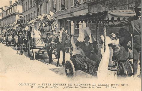 Compiegne Fetes De Jeanne D Arc Defile Voitures Des Dames De La Cour à