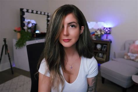 Who Is Shrouds Girlfriend Twitch Streamer Bnans Essentiallysports