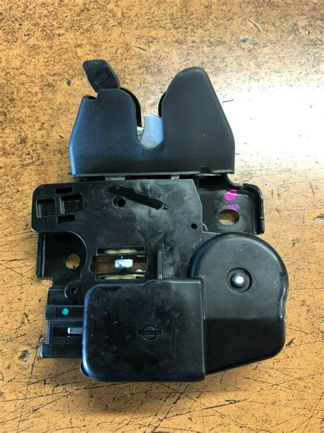 New Oem 2013 2018 Nissan Sentra Trunk Latch Lock Release Assembly