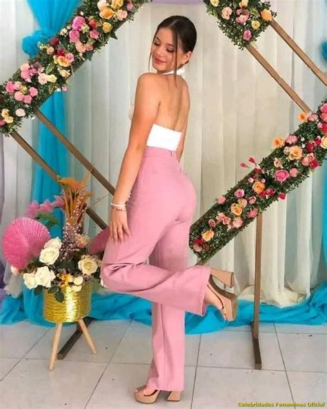 Celebridades Femeninas Oficial Leydi Alvarez Belleza Latina Tenia Que Traerles A Esta