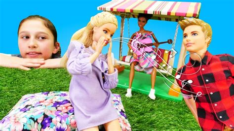 Barbie Ve Ken Oyunu Barbie Kene şarkı Söylüyor Kuklalarla Eğlenceli Oyun Videosu Youtube