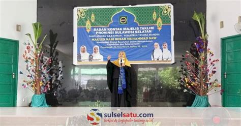 Erna Rasyid Taufan Jadi Penceramah Di Acara Maulid BKMT Sulsel