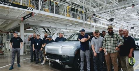 Rivian S Dual Motor R S And R T Vehicles Ready For Delivery In June