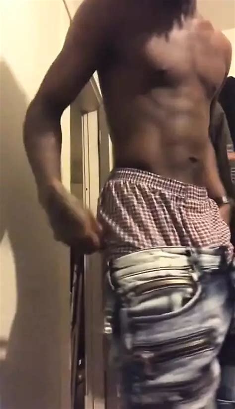 Man Get Bored At Home And Decideds To Play With His Dick Gay Midget