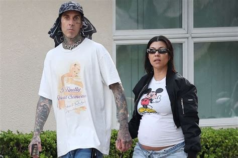 Pregnant Kourtney Kardashian Shows Off Baby Bump with Travis Barker