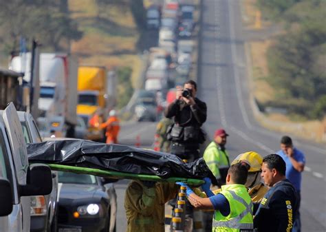 Al Menos Nueve Muertos Por Accidente En Autopista A Lagos De Moreno