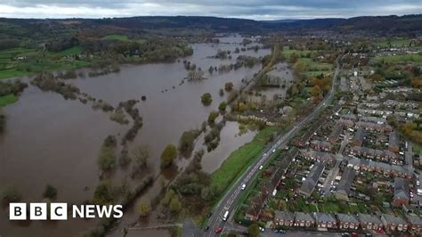 England flooding: River Derwent floods shown on drone film - BBC News