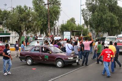 Noticias Guerrer S Sme Foto Trabajadores De Cfe Bloquean Avenida De