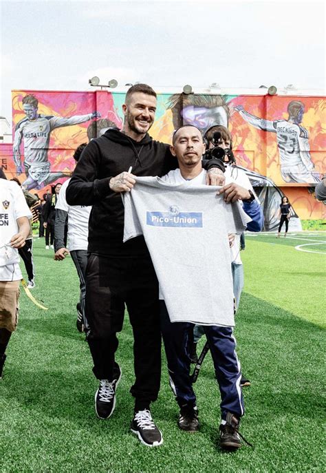 LA Galaxy Unveil Beckham Mural & Statue - SoccerBible