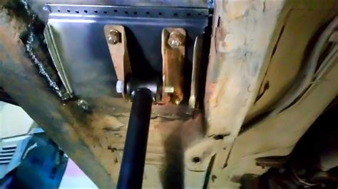 шеви нива долгая замена реактивных тяг с кронштейнами сварка - YouTube