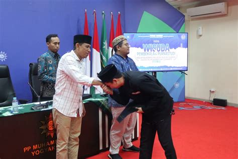 Kader Terbaik Pondok Shabran Ums Diwisuda Di Kantor Pp Muhammadiyah