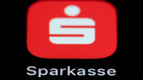 Verbraucherzentrale tobt Sparkasse will Gebühr fürs Geldabheben